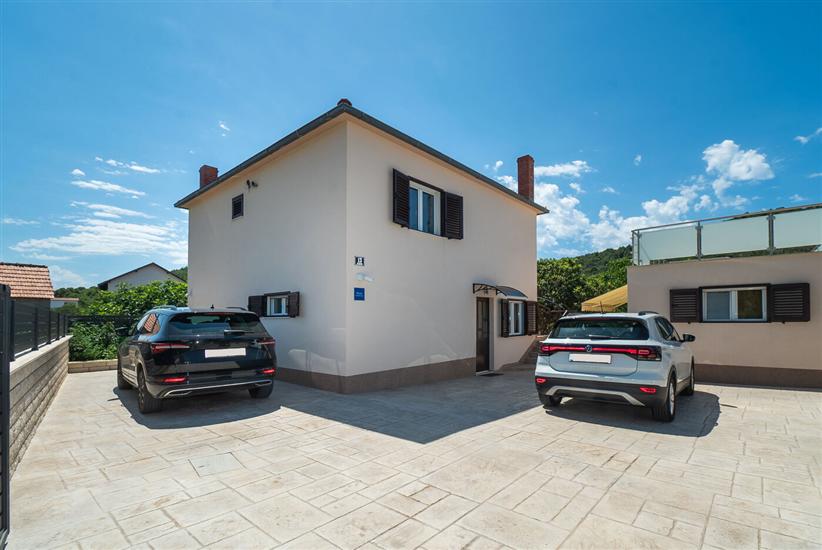 Apartments Hrvatić