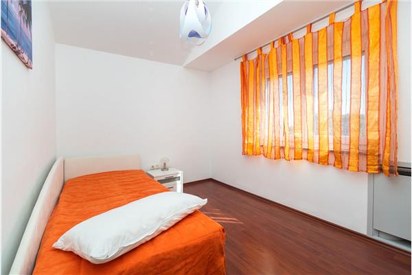 Apartment A2, for 3 persons