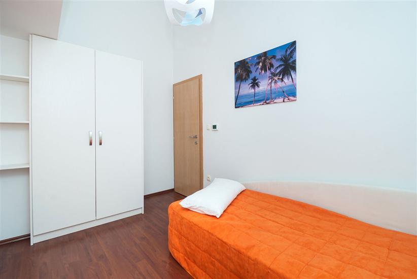 Apartment A2, for 3 persons