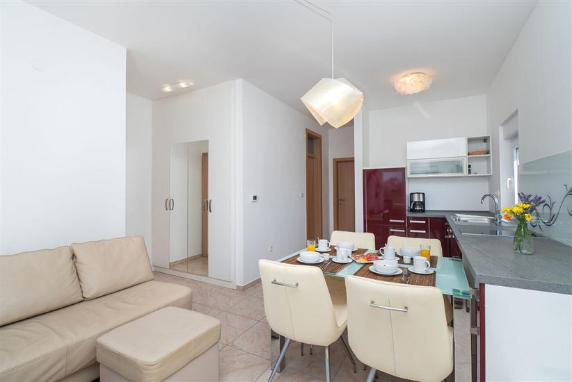 Apartment A2, for 3 persons