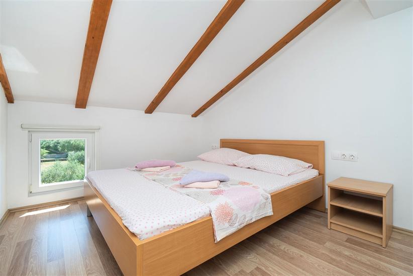 Apartment A1, for 5 persons