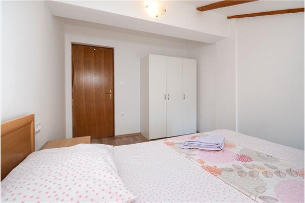 Apartment A1, for 5 persons