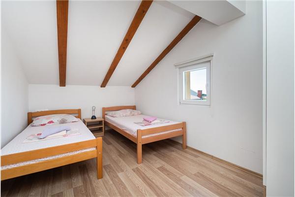 Apartment A1, for 5 persons