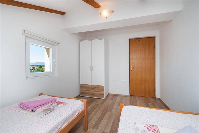 Apartment A1, for 5 persons