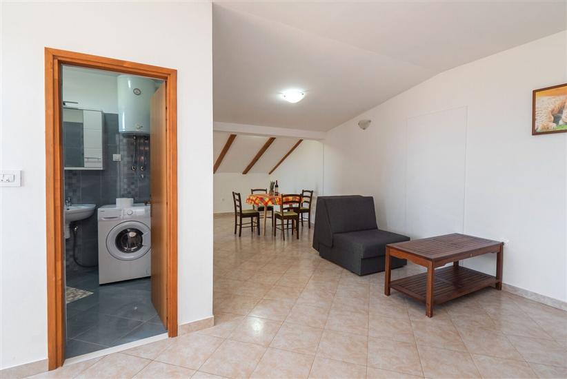 Apartment A1, for 5 persons