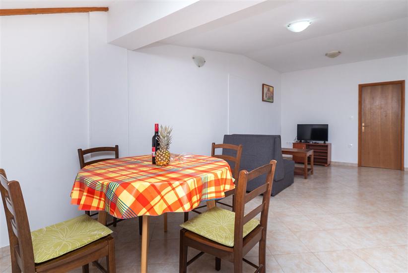 Apartment A1, for 5 persons