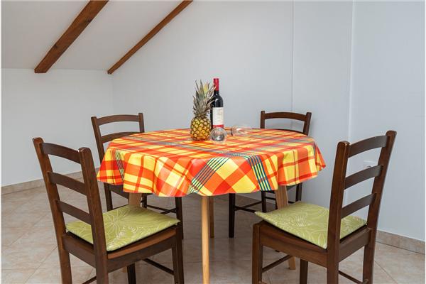 Apartment A1, for 5 persons