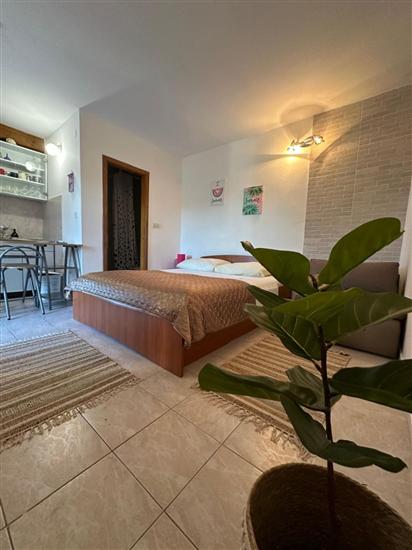 Apartment A2, for 5 persons
