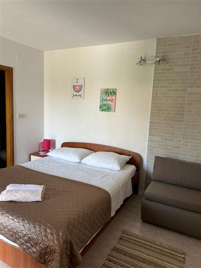 Apartment A2, for 5 persons