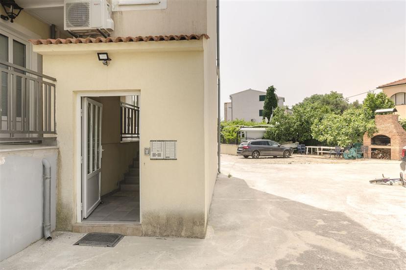 Apartment B & R with a Sea View