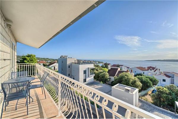 Apartment A2, for 6 persons