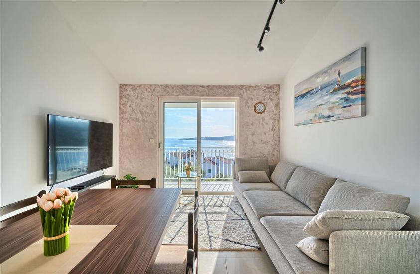 Apartment A2, for 6 persons