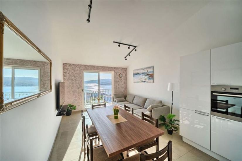 Apartment A2, for 6 persons