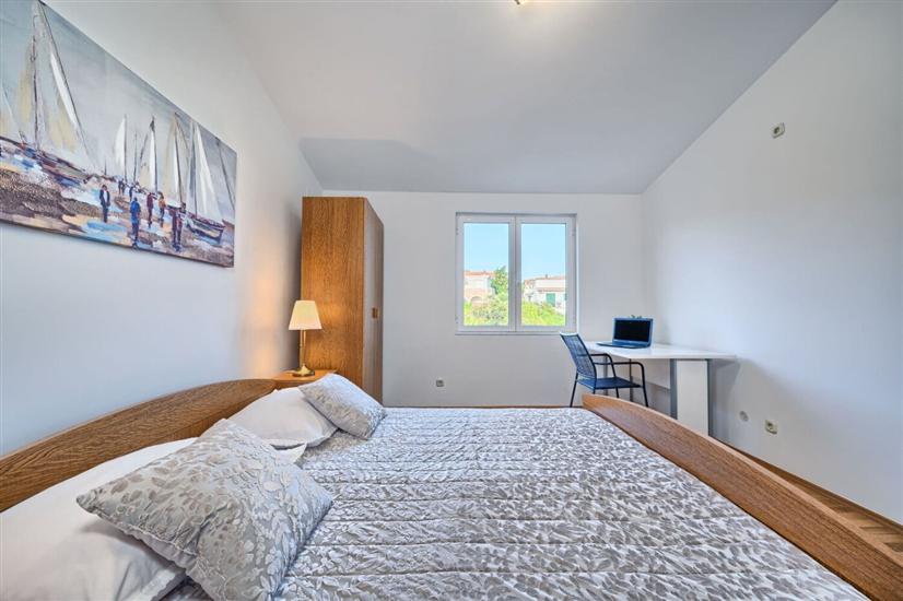 Apartment A2, for 6 persons