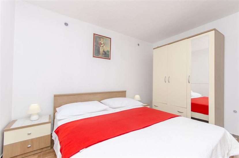 Apartment A2, for 6 persons