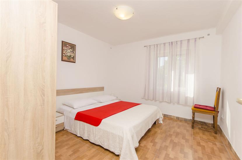Apartment A2, for 6 persons