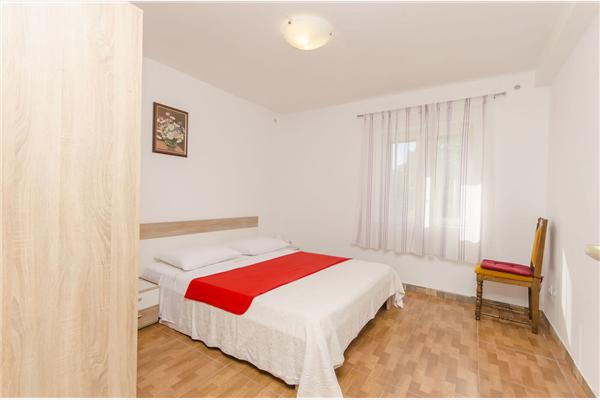 Apartment A2, for 6 persons