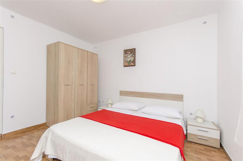 Apartment A2, for 6 persons