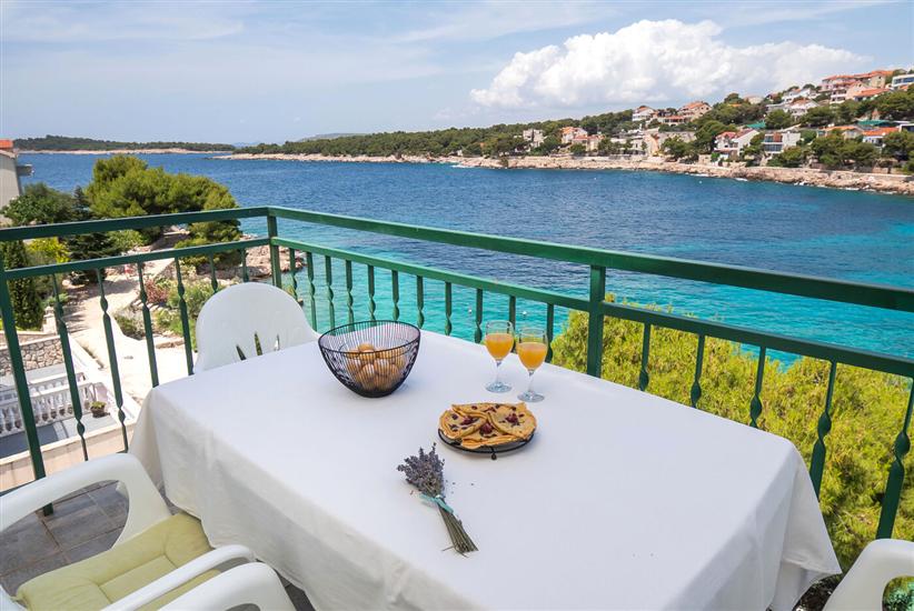 Apartment A4, for 4 persons