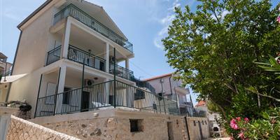 Apartments Ivica Bilo (Primosten), Size 36.00 m2, Airline distance to the sea 30 m, Airline distance to town centre 500 m