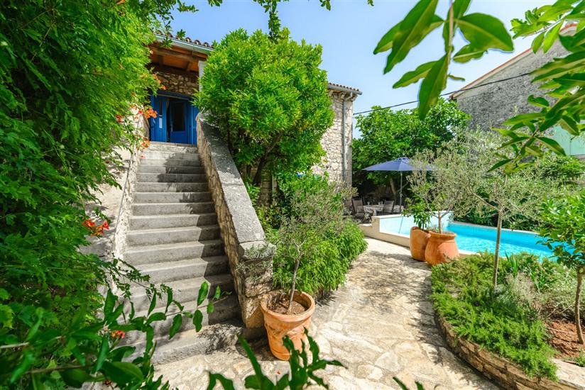 Villa Annette mit Pool und Sauna