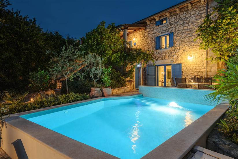 Villa Annette mit Pool und Sauna