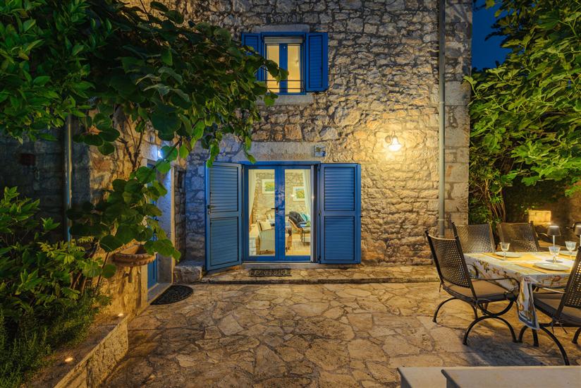 Villa Annette mit Pool und Sauna