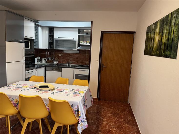 Apartment A3, for 7 persons