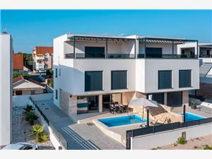 Villa Sv. Josip Sibenik Riviera, Kwadratuur 180,00 m2, Accommodatie met zwembad, Lucht afstand tot de zee 190 m