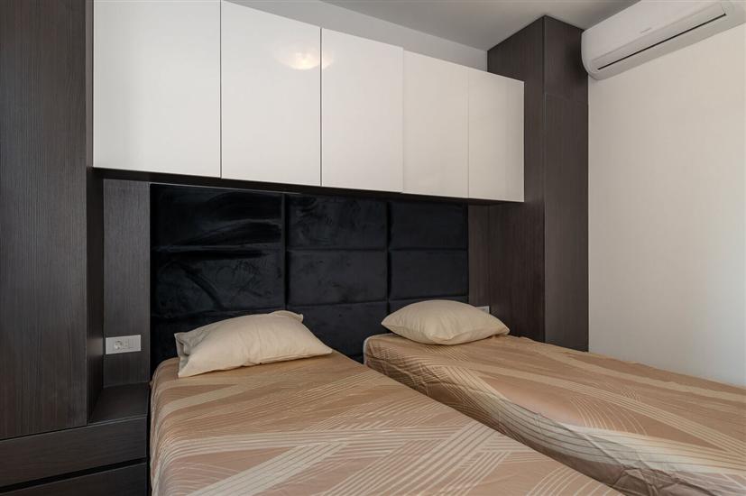 House K1, for 8 persons