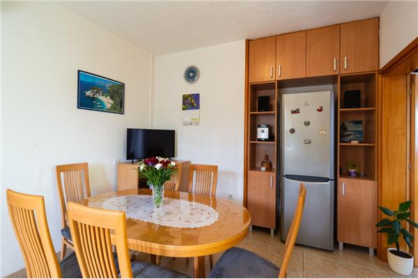 Apartment A1, for 8 persons