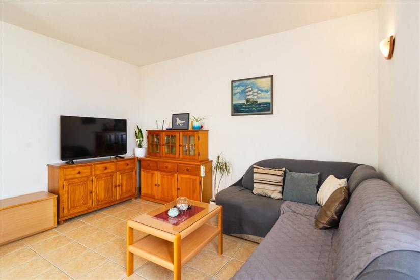 Apartment A1, for 8 persons