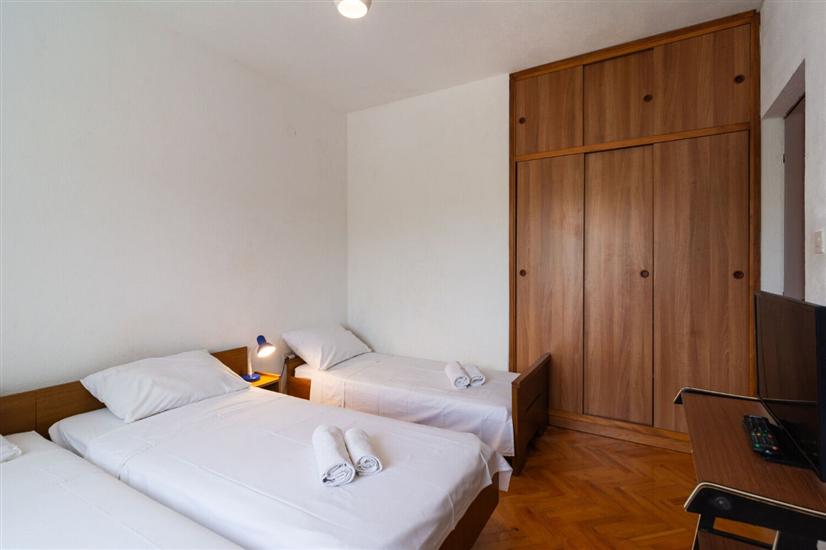 Apartment A1, for 8 persons