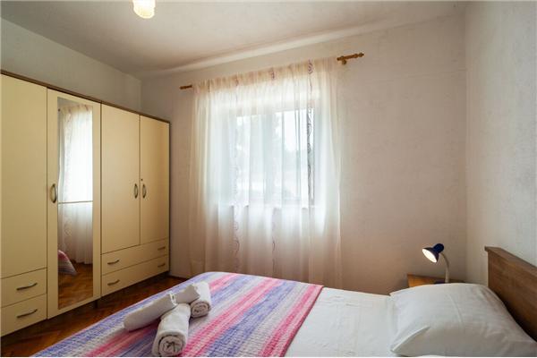 Apartment A1, for 8 persons