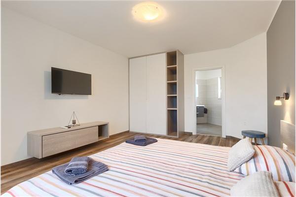 House K1, for 8 persons