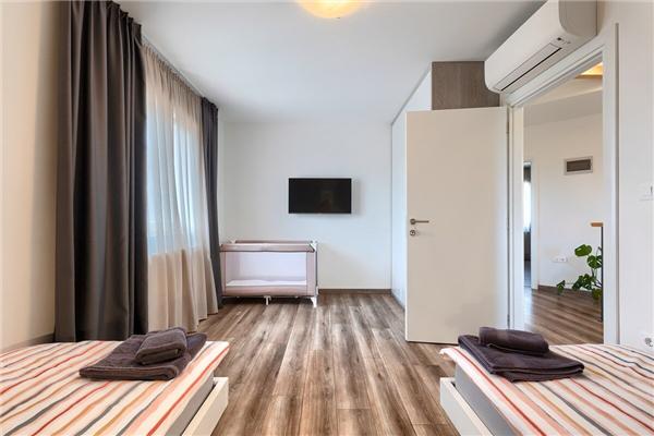 House K1, for 8 persons