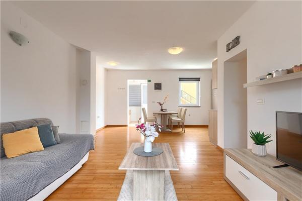 House K1, for 8 persons