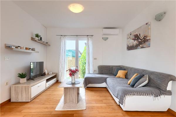 House K1, for 8 persons