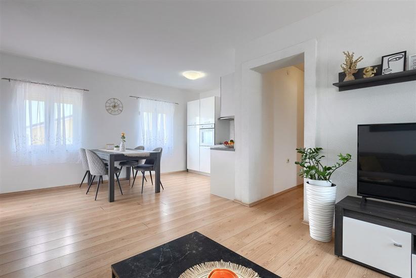 House K1, for 8 persons