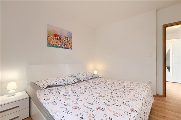 House K1, for 8 persons