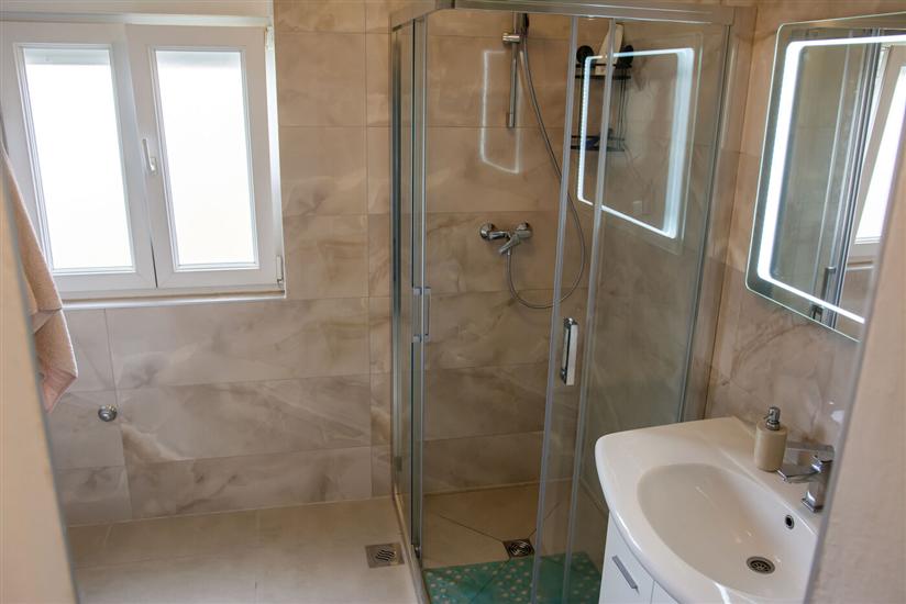 Apartment A1, for 6 persons