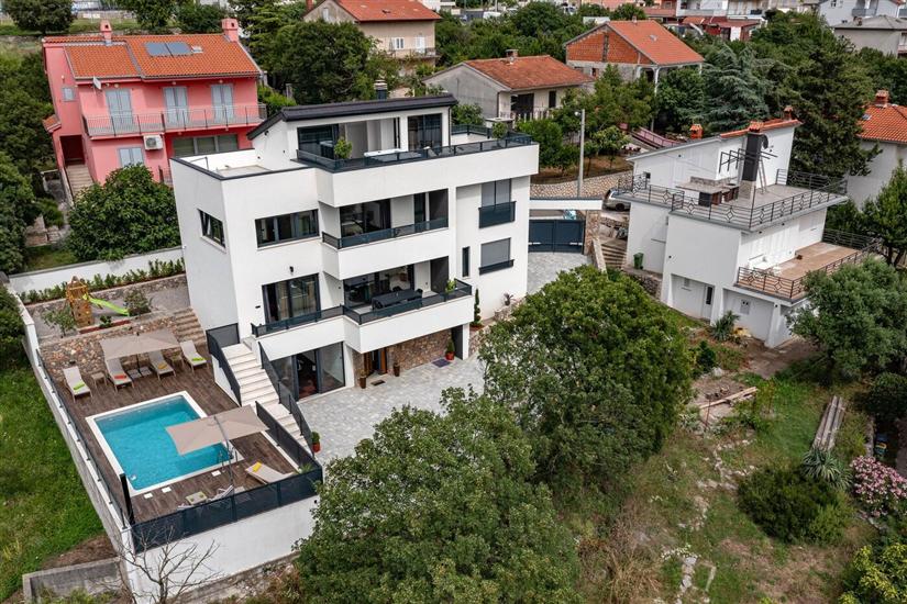 Villa Betelgeuse Supernova