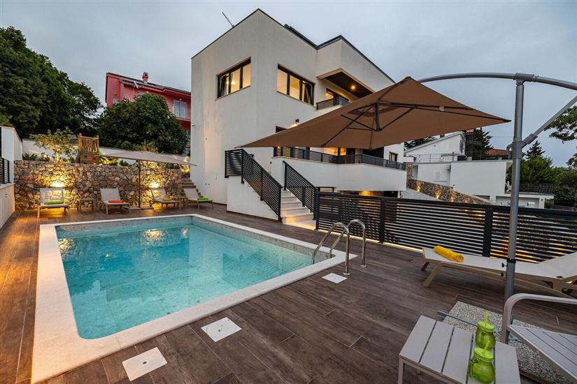 Villa Betelgeuse Supernova