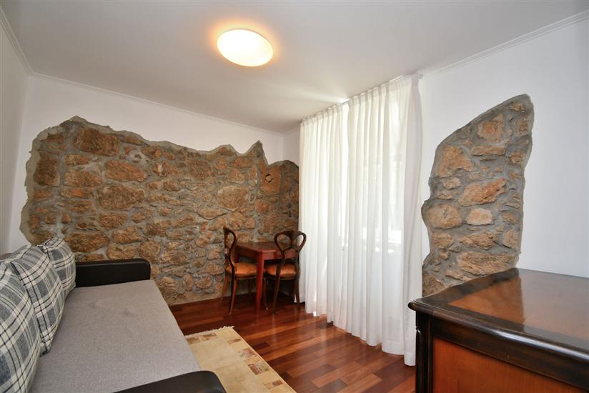 House K1, for 10 persons