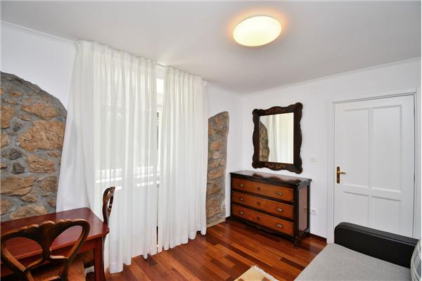 House K1, for 10 persons