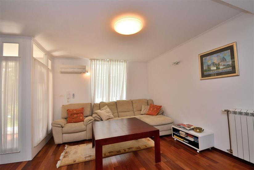 House K1, for 10 persons