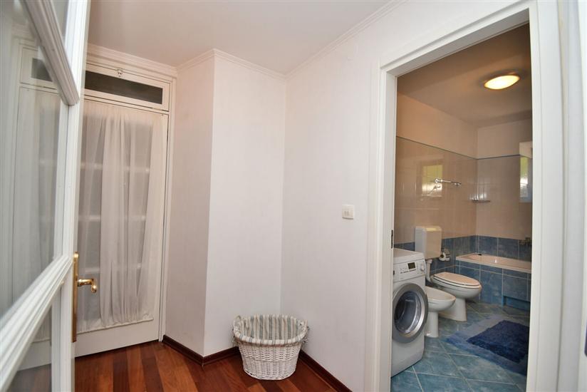 House K1, for 10 persons