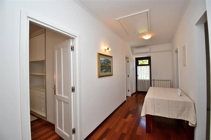 House K1, for 10 persons