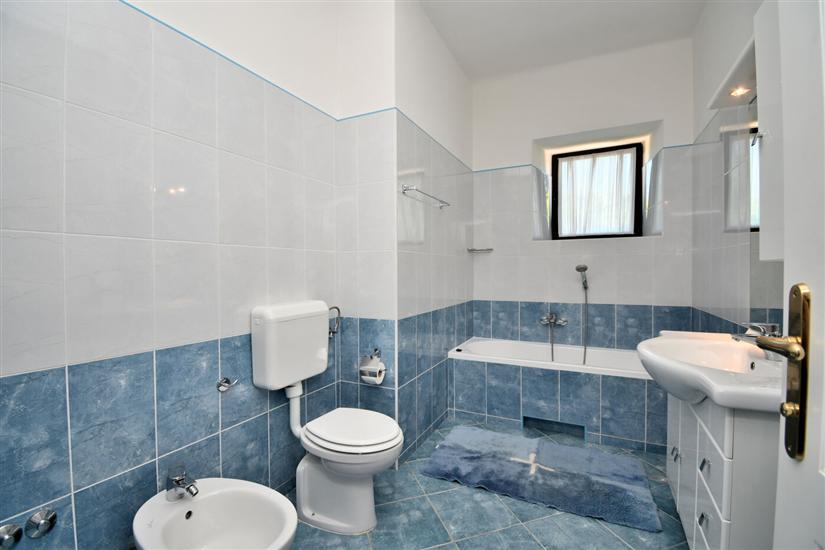 House K1, for 10 persons