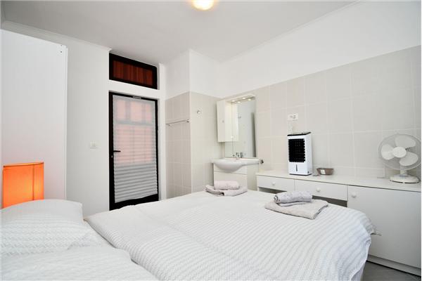 House K1, for 10 persons